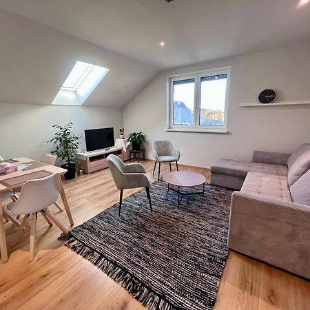 Cozy Apartment Near Vienna Airport Schwechat Exteriör bild