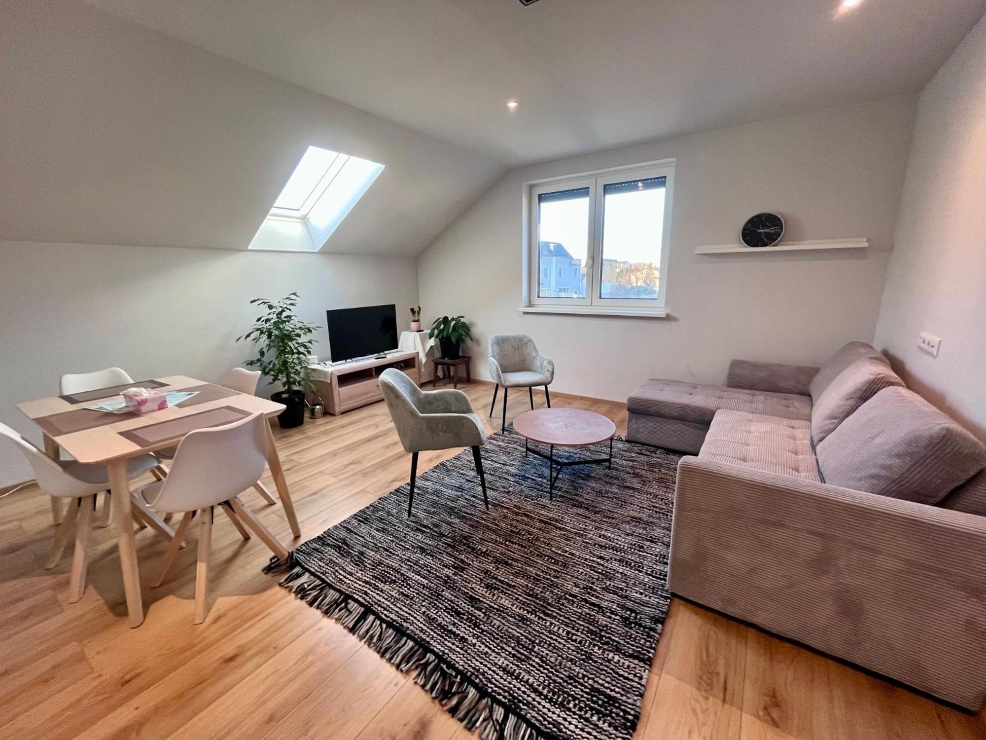 Cozy Apartment Near Vienna Airport Schwechat Exteriör bild